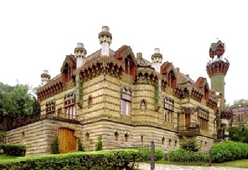 RESTAURACION CAPRICHO DE GAUDI EN COMILLAS (CANTABRIA)