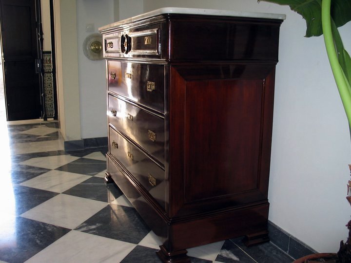Restauracion de comoda de caoba