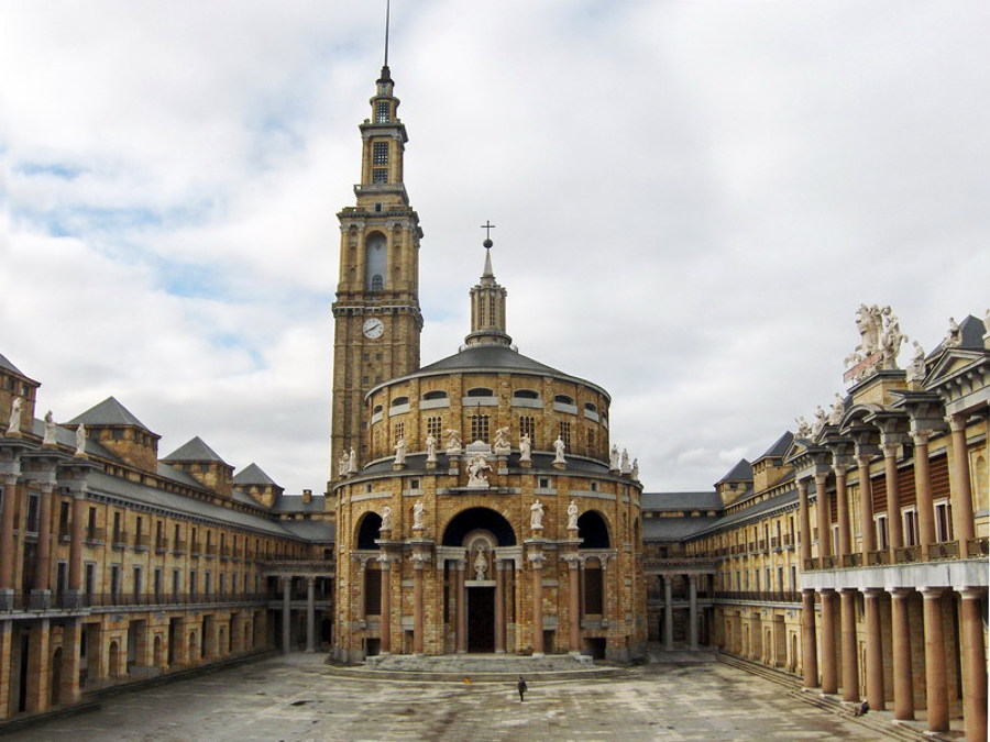 Restauración de fachadas Universidad Laboral de Gijón (Asturias)