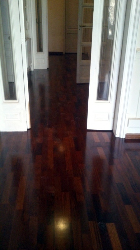 Restauración de parquet flotante