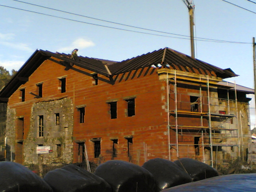 Restauración tejado y fachada con termoarcilla