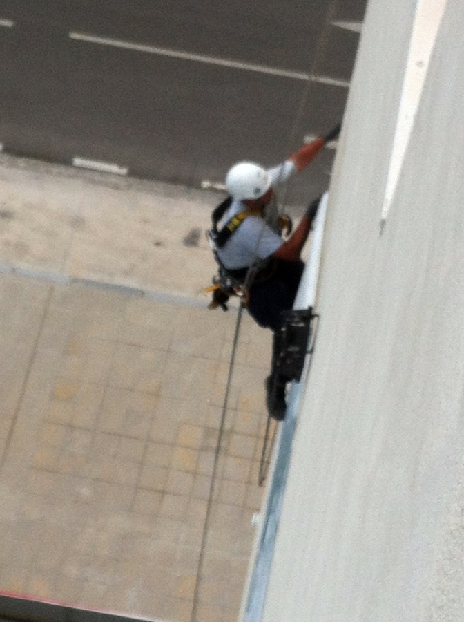 Retirada de lonas publicitarias