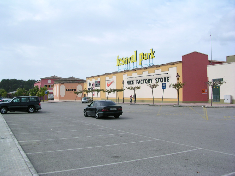Revestimiento de fachada Centro Comercial Festival Park