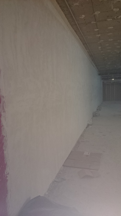 revestimiento de yeso en paredes. 