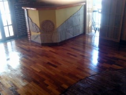 revestir paredes y suelos laminados