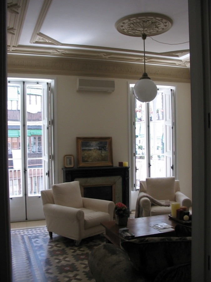 Rincón lectura en casa modernista