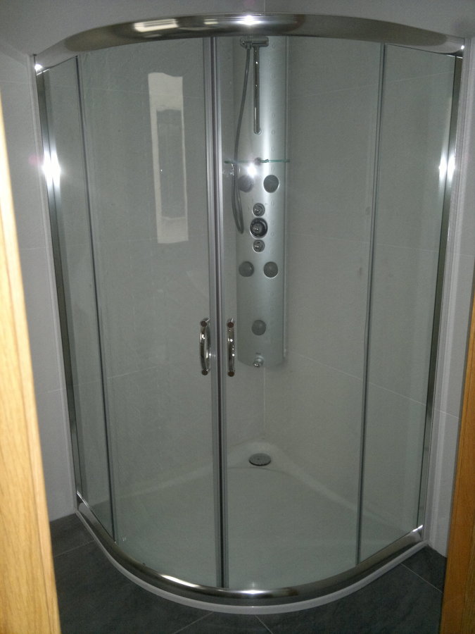 Instalación Mampara ducha semicircular