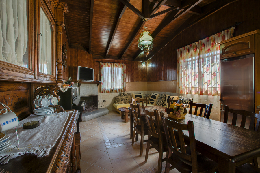 SALÓN EN CASA DE NUEVA CONTRUCCIÓN