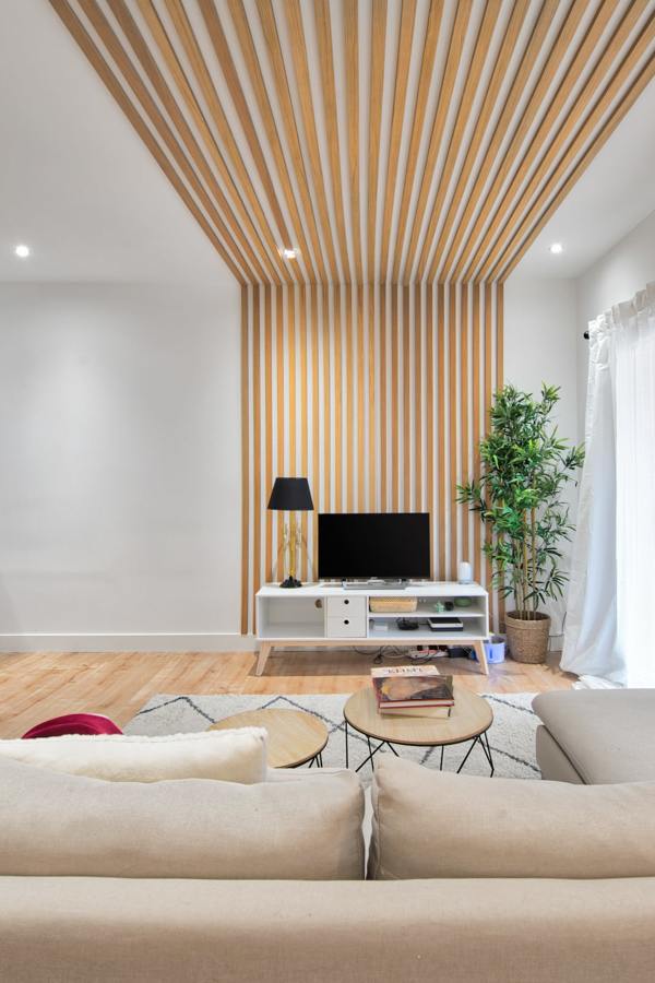 REVESTIMIENTO DE MADERA EN SALÓN