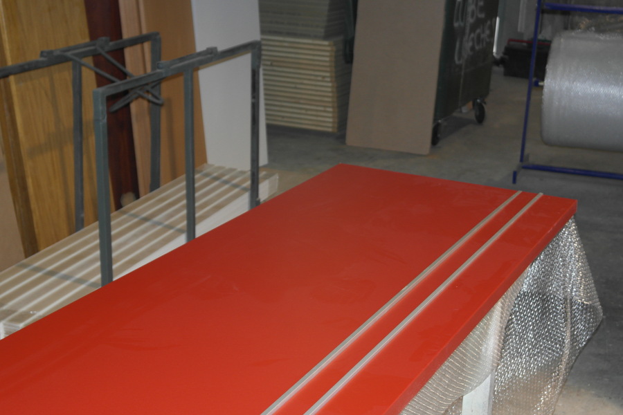 Manipulacion puertas en taller