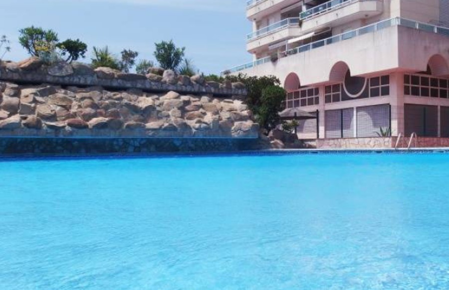 piscina con cascada