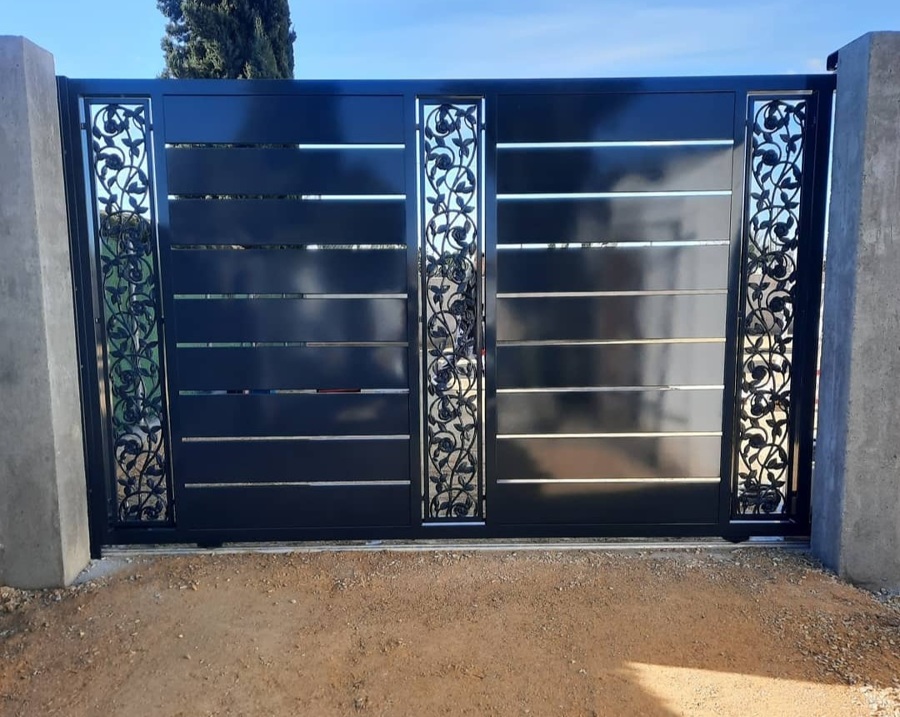 Puerta corredera de diseño en gris 7016 brillo