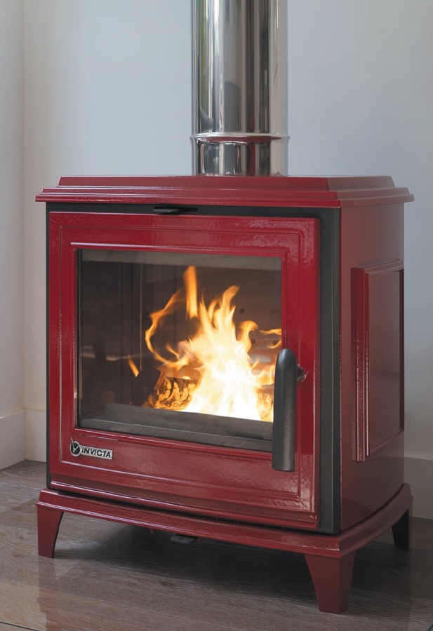Estufa de leña marca Invicta