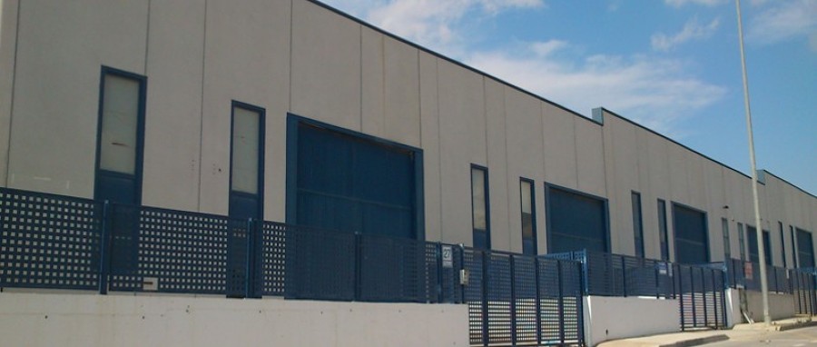 Seis naves industriales