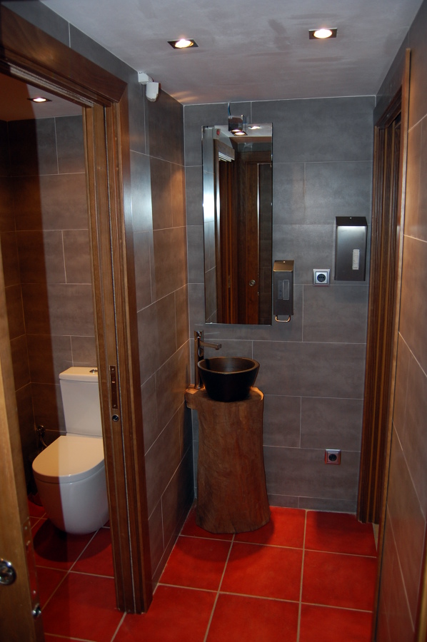 SERVEIS SANITARIS RESTAURANT. TAÜLL. LLEIDA