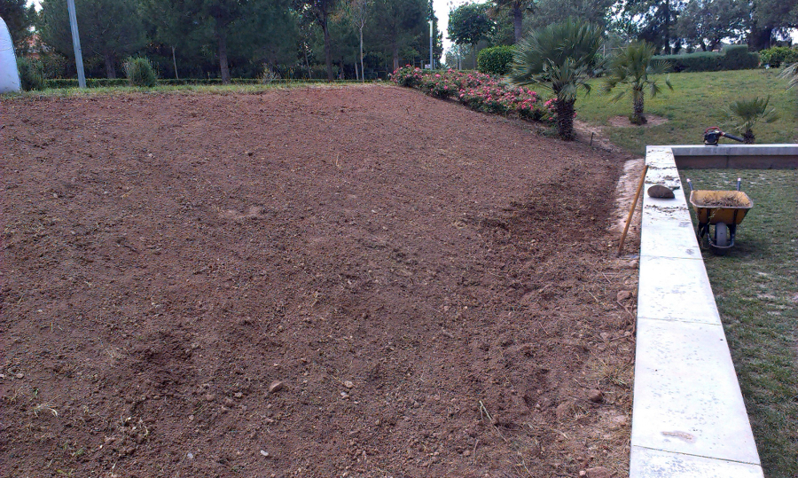 SIEMBRA DE CESPED 800MT2