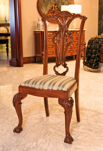 Silla clásica tapizada