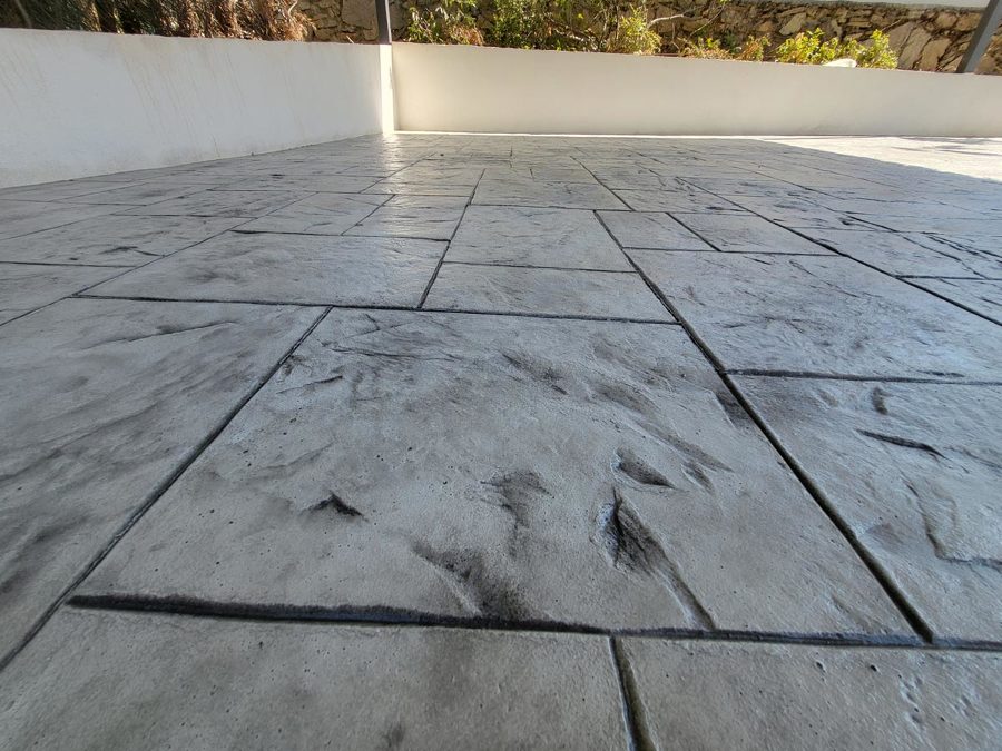 Pavimento exterior de hormigón impreso