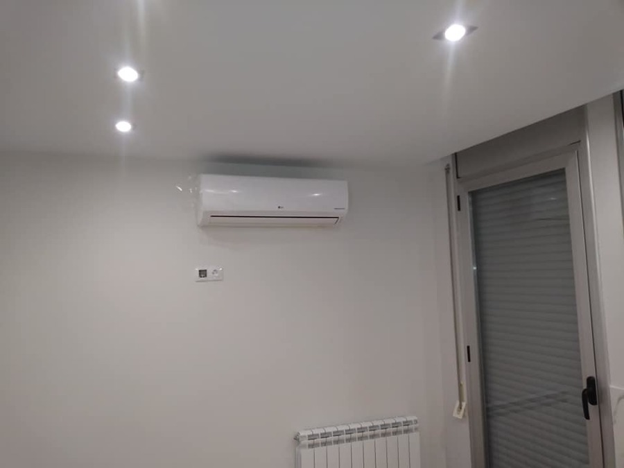 Instalación eléctrica, iluminación y aire acondicionado.