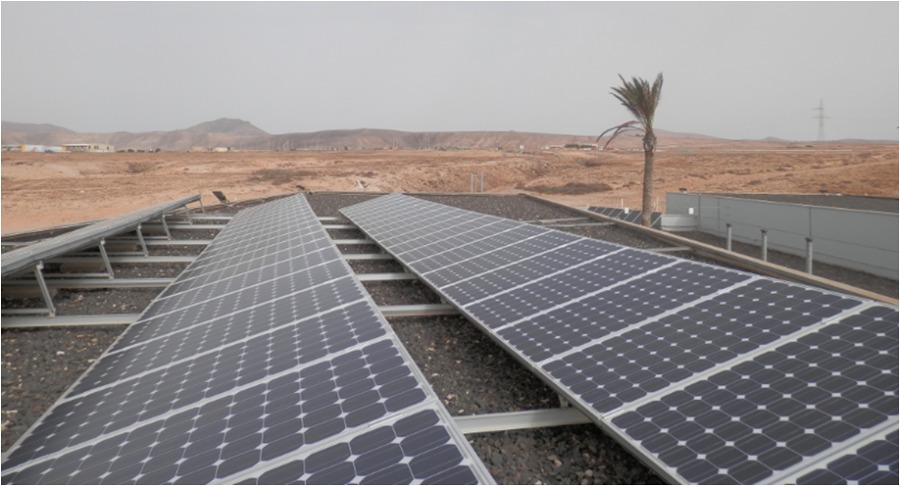 Instalación fotovoltaica en la isla de Fuerteventura.