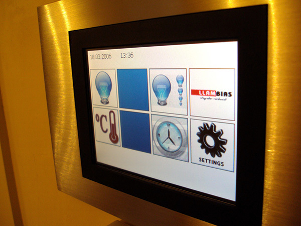 Sistema avanzado de control para clima e iluminación