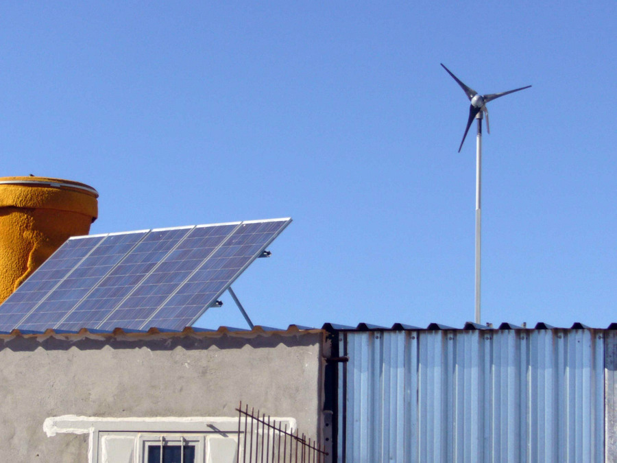 Sistema mixto fotovoltaico y eolico
