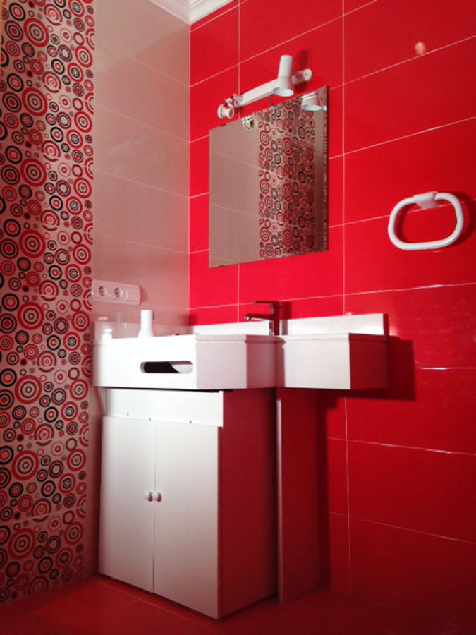 Baños en rojo
