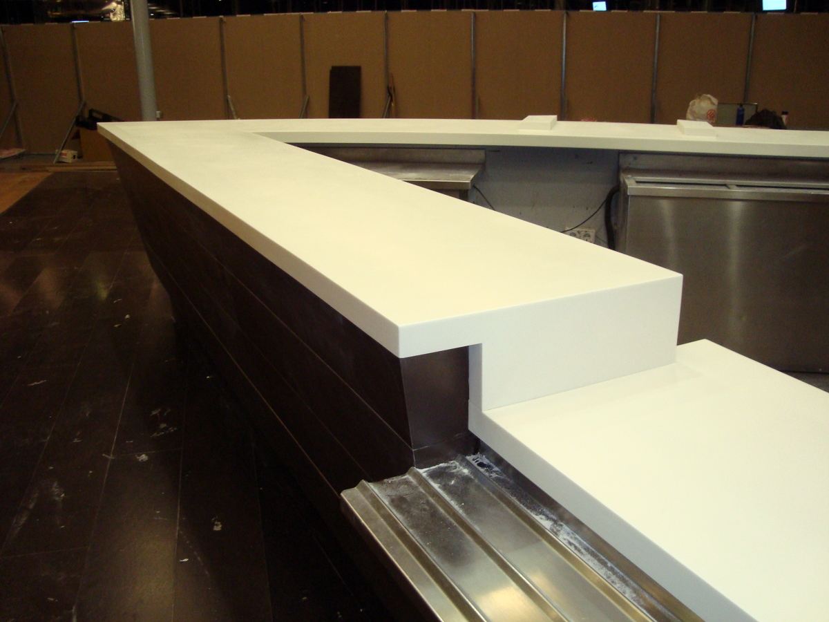 Sobre barra realitzada en Krion