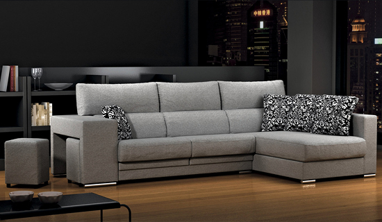 sofá chaiselong con puffs