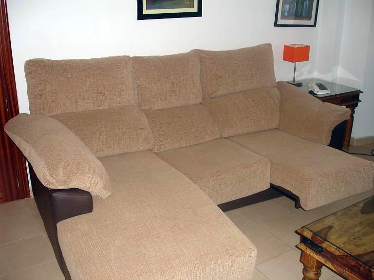 Sofa tapizado en tejido rustico 
