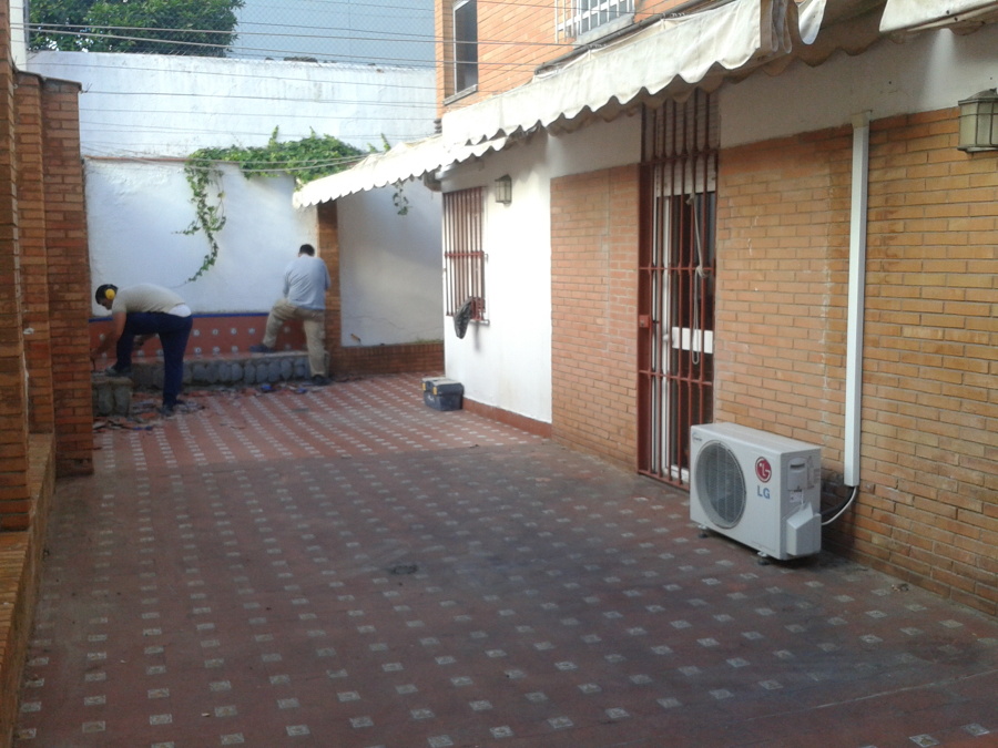 Solado de patio. Estado previo a reforma.