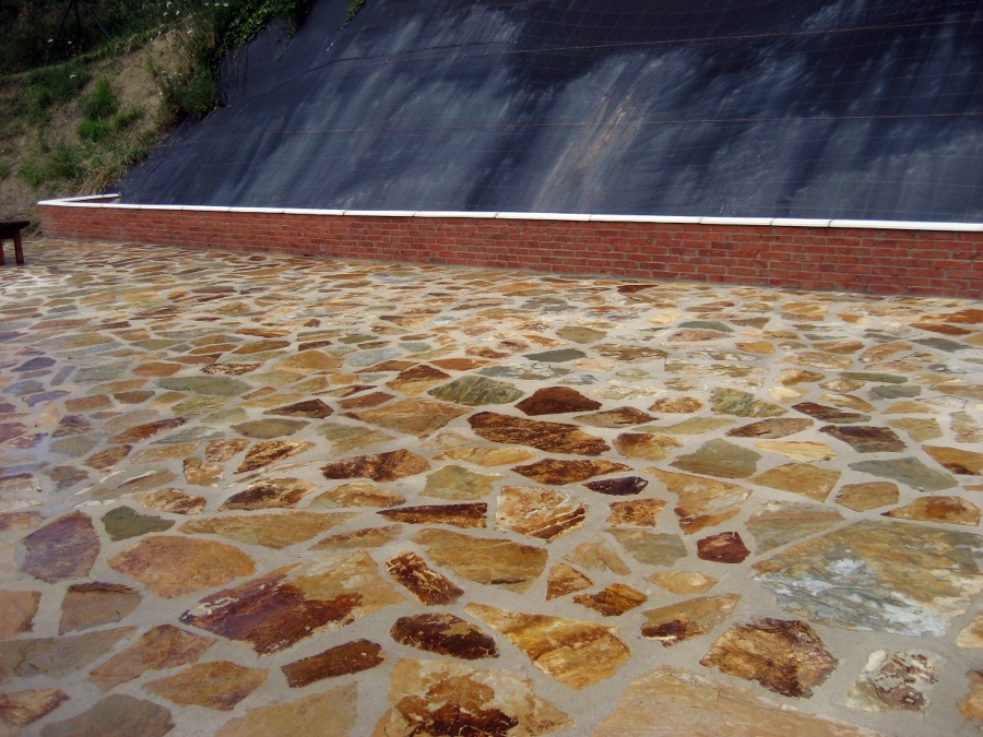 SOLADO DE PIEDRA DESCONCERTADA