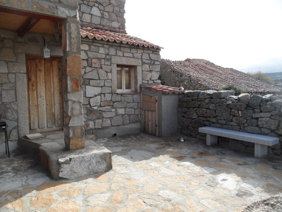 SOLERA PATIO DE PIEDRA