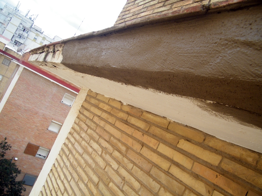 Cornisas superiores reparadas