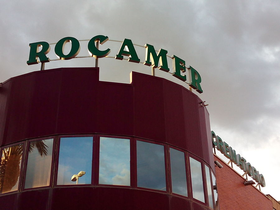 Cambio a Led rótulo letras Tanatorio