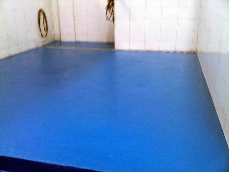 suelo de lavadero realizado con resinas epoxis