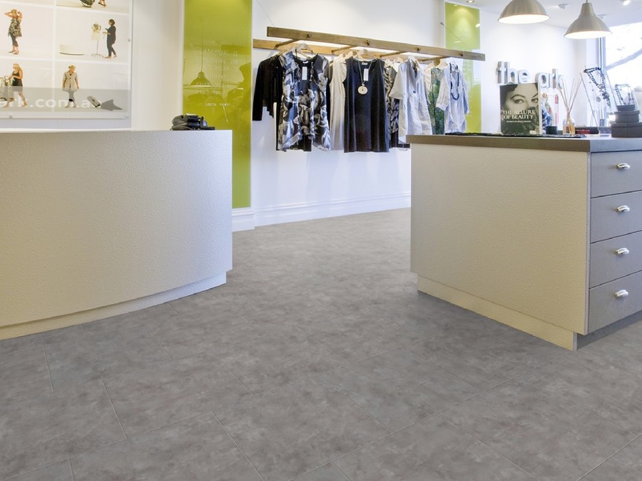 Suelo de PVC en local comercial (cerámica)