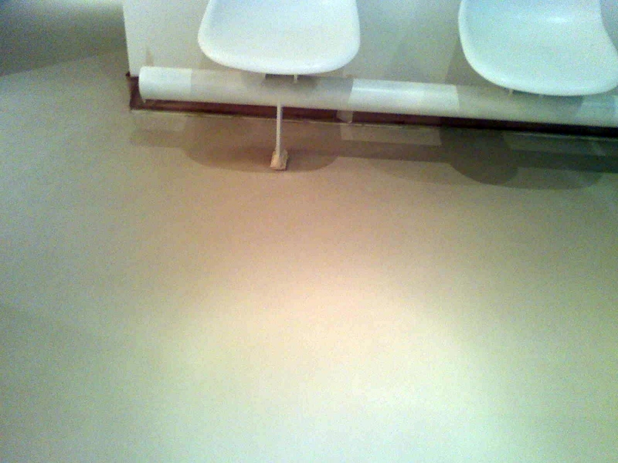 Suelo en entrada de clinica