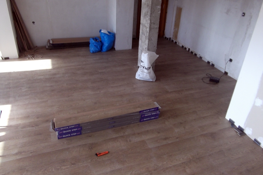 suelo laminado terminado