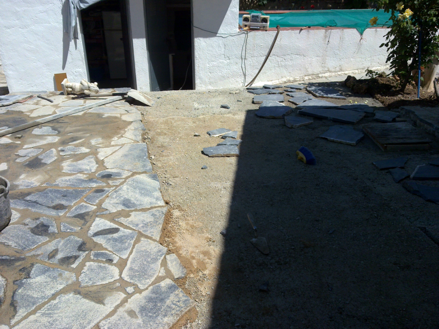 SUELO PIEDRA NATURAL EN NOU VENDRELL