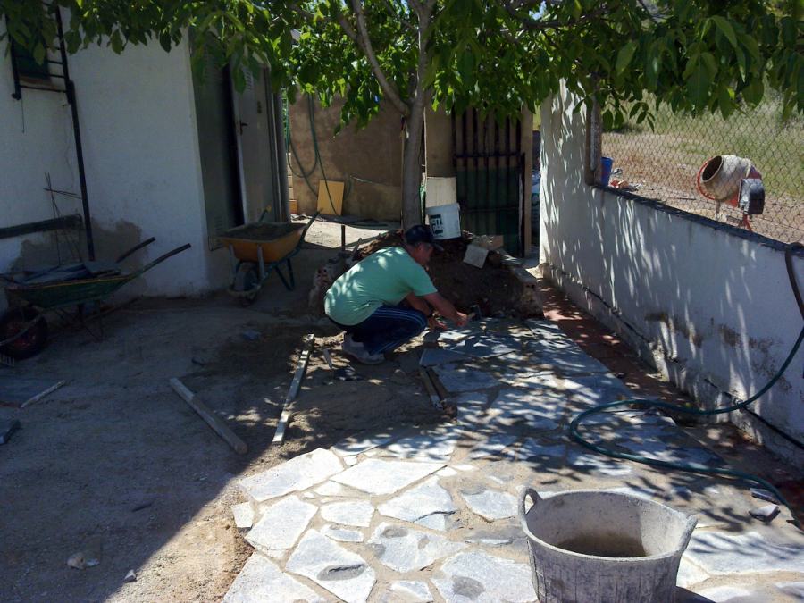 SUELO PIEDRA NATURAL EN NOU VENDRELL