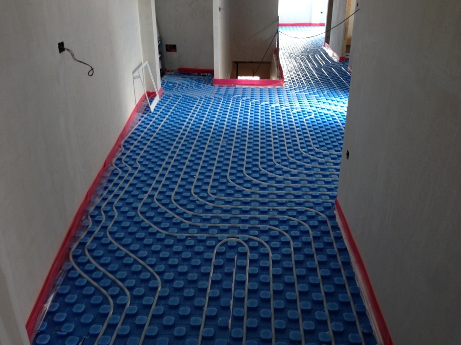 Instalación de suelo radiante para vivienda de 180m2