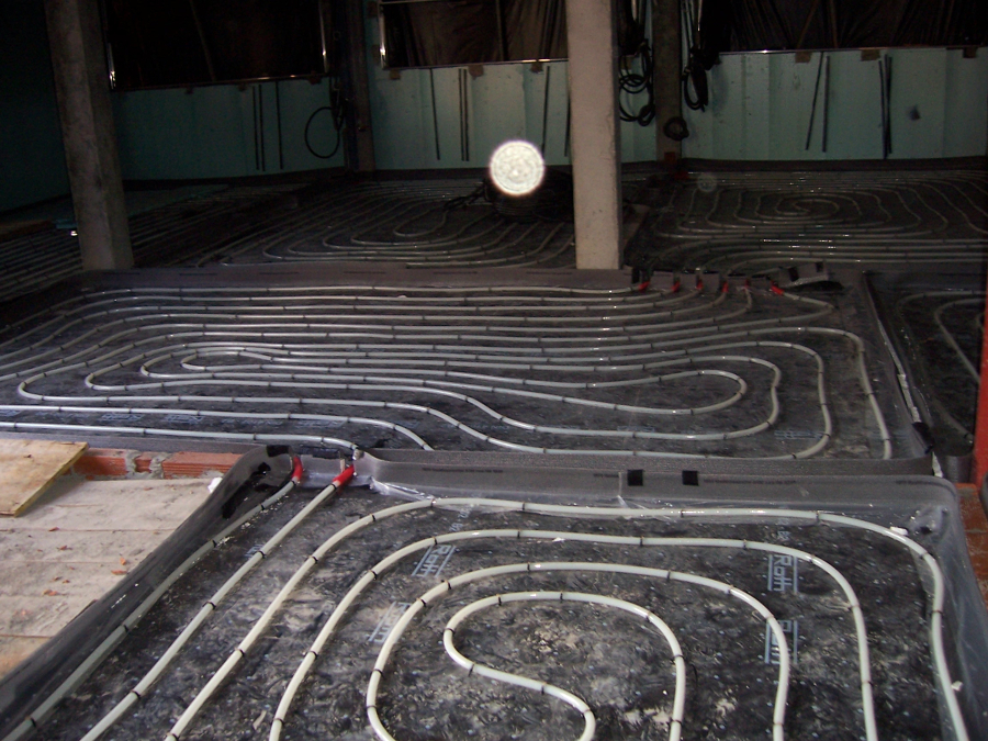 Suelo radiante centro de salud de Teverga