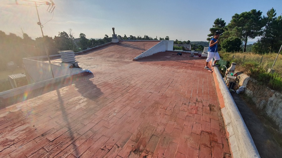 Suelo pendiente de reparación