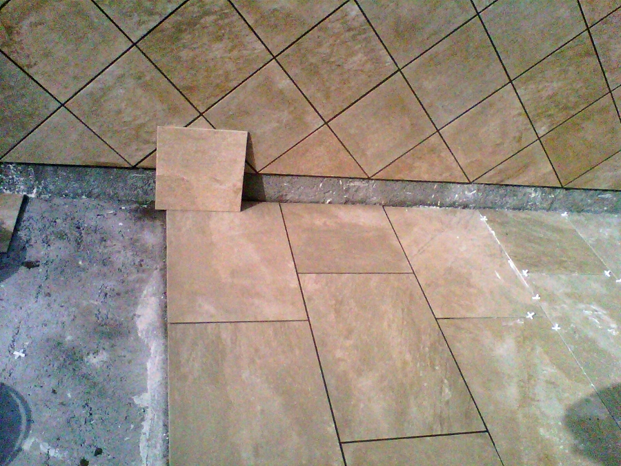 SUELO Y ZOCALO EN RETAMAR