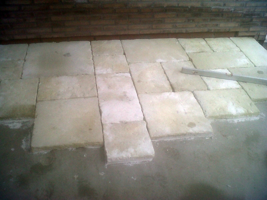 Suelos de baldosa imitación piedra natural