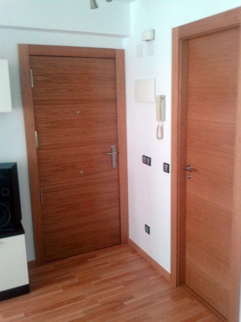 SUELOS Y PUERTAS DE CEREZO