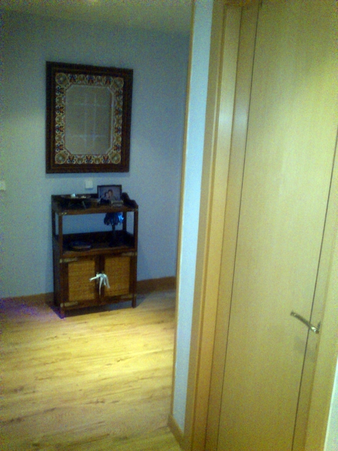 suleo nogal claro y puerta de hay