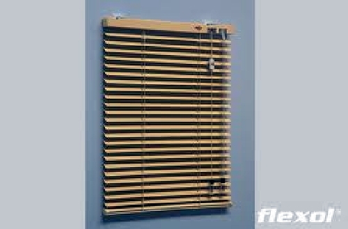 SUMINISTRO DE VENECIANAS , VERTICALES ENROLLABLES , ETC 