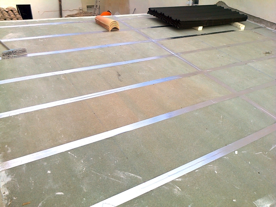 Suministro y Colocación Panel Sandwich con Aislante Térmico